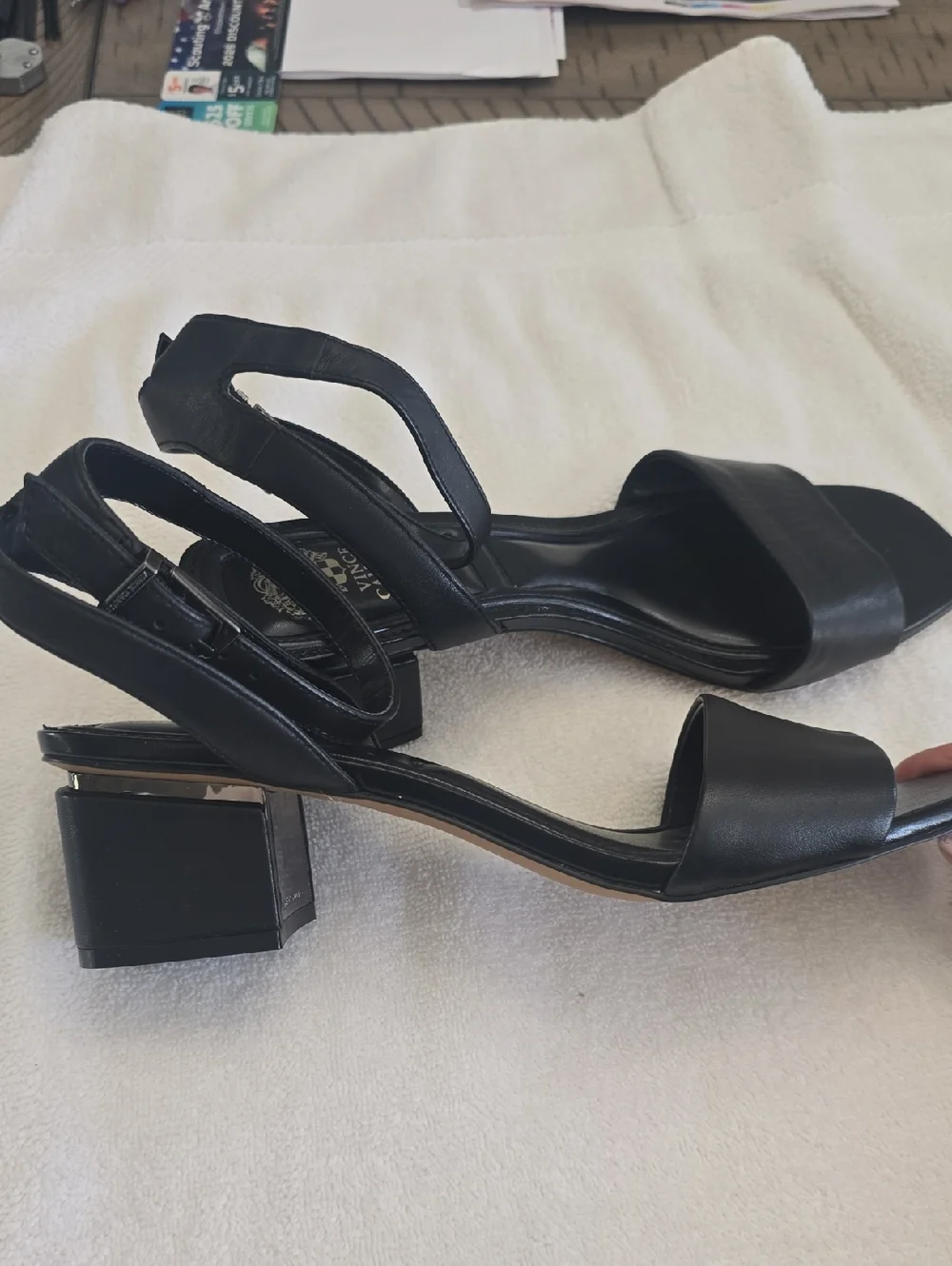 NWOT Vince Camuto Acaylee Sandals - Picture 2 of 9
